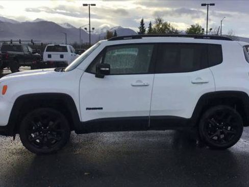 Certified 2022 Jeep Renegade Altitude w/ Convenience Group image 5