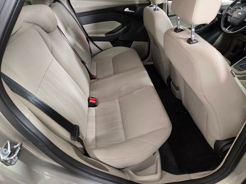 Used 2016 Ford Focus SE w/ SE Sport Package FWD image 20