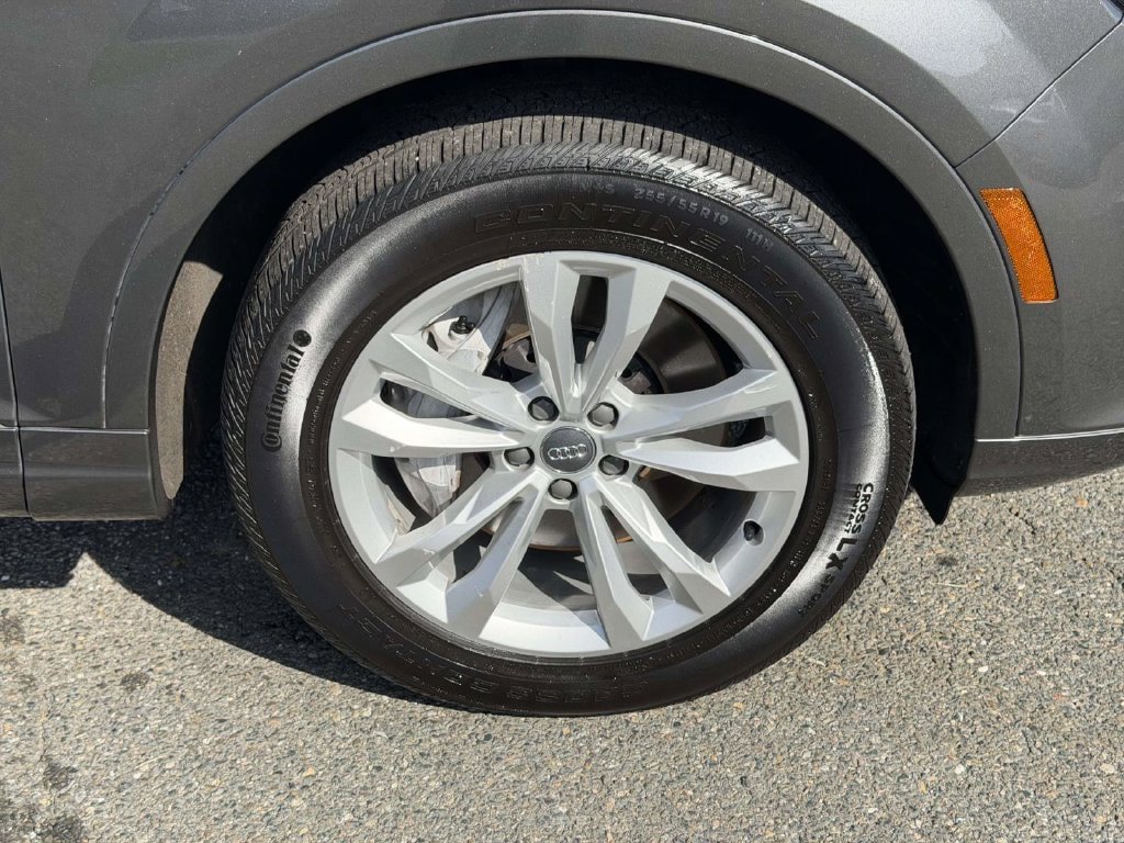 Used 2018 Audi Q7 2.0T Premium AWD/4WD image 25