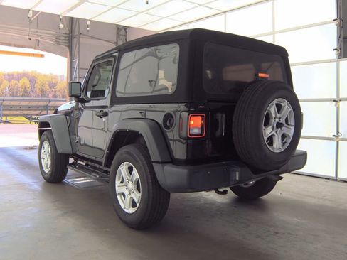 Used 2022 Jeep Wrangler Sport S image 4