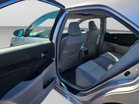 Used 2013 Toyota Camry XLE w/ Leather Pkg image 22