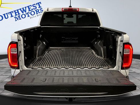 Used 2024 GMC Canyon AT4 w/ Technology Package AWD/4WD image 8