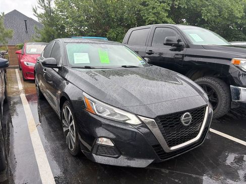 Used 2020 Nissan Altima 2.5 SR w/ Premium Package AWD/4WD image 2