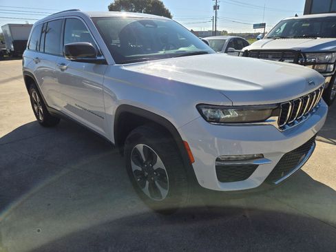 Used 2022 Jeep Grand Cherokee Limited 4xe w/ Luxury Tech Group II image 2