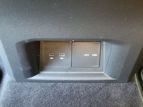 Used 2023 Volkswagen Atlas SEL AWD/4WD image 14