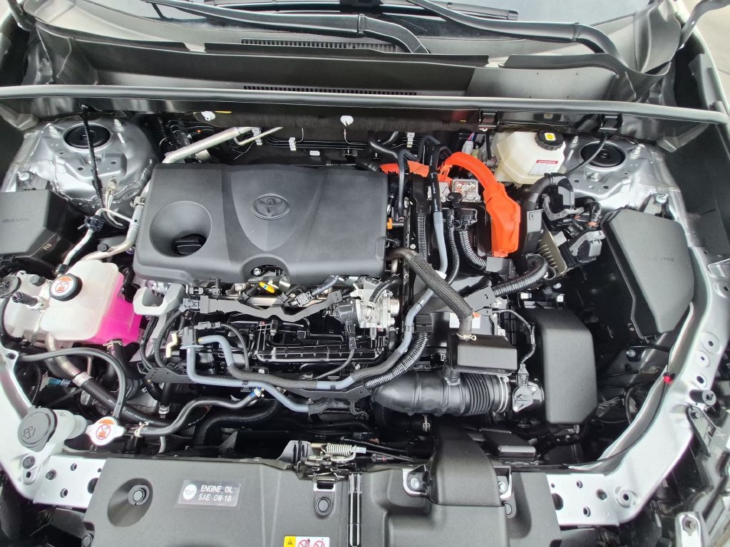 Used 2025 Toyota RAV4 XLE AWD/4WD image 28