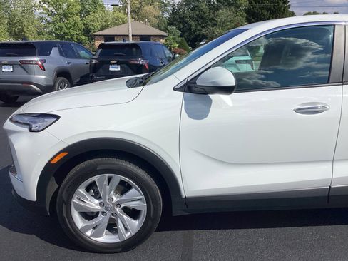 Used 2024 Buick Encore GX Preferred image 2