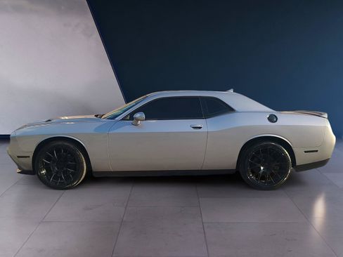 Used 2016 Dodge Challenger SXT Plus RWD image 2