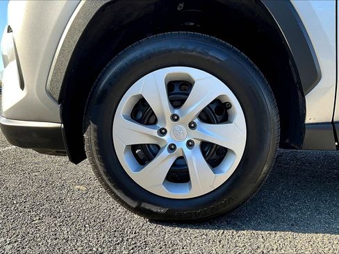 Used 2024 Toyota RAV4 LE image 9