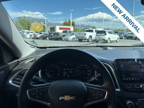 Used 2022 Chevrolet Malibu LT FWD image 20