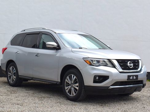 Used 2019 Nissan Pathfinder SL image 1