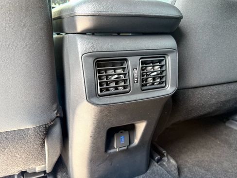 Used 2023 Toyota RAV4 LE AWD/4WD image 35