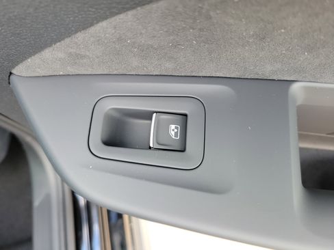 New 2026 Volkswagen GTI SE image 12