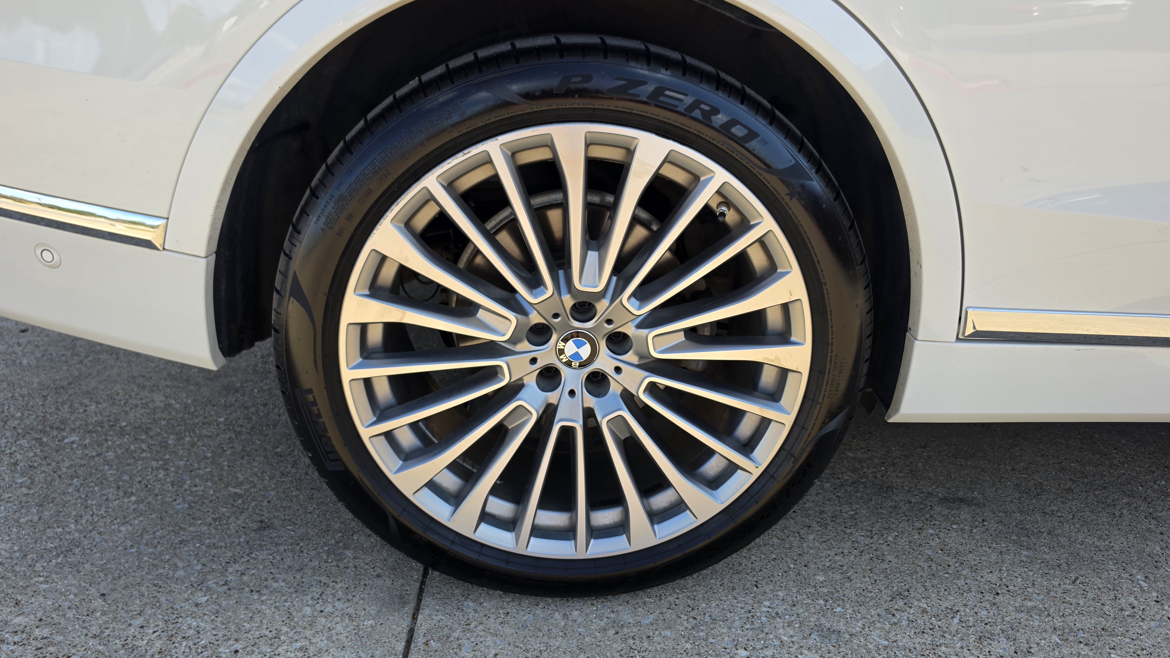 Used 2019 BMW X7 xDrive40i w/ Premium Package AWD/4WD image 15