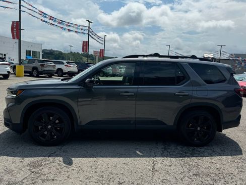 Used 2025 Honda Pilot Black Edition image 4