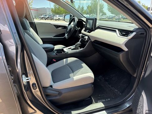 Used 2020 Toyota RAV4 XLE w/ Convenience Package AWD/4WD image 18