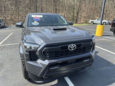 Certified 2024 Toyota Tacoma TRD Sport image 10