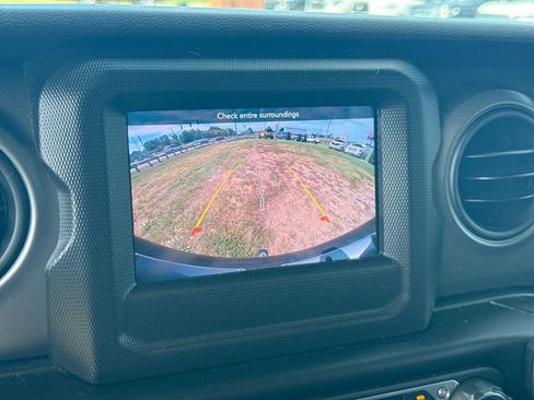 Used 2022 Jeep Wrangler Unlimited Sport AWD/4WD image 28