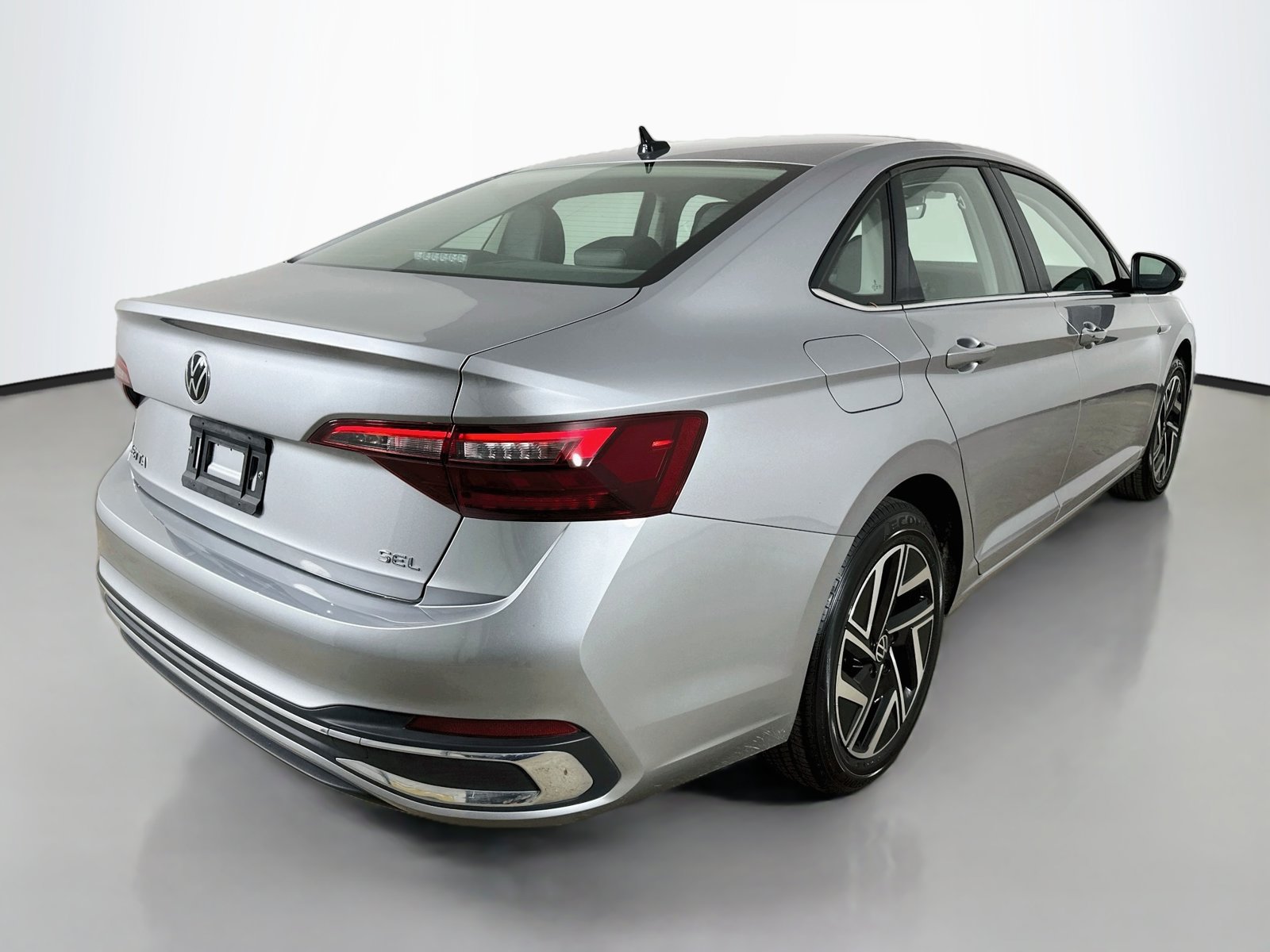 Certified 2024 Volkswagen Jetta SEL FWD image 5