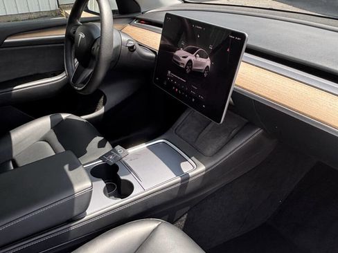 Used 2023 Tesla Model Y Long Range image 13