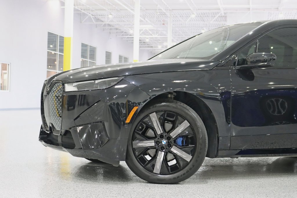 Used 2025 BMW iX xDrive50 w/ Premium Package AWD/4WD image 2