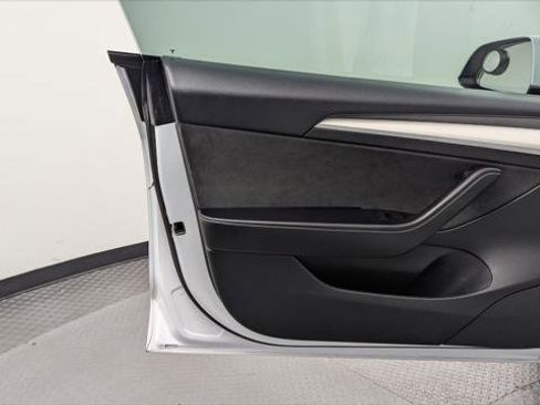 Used 2022 Tesla Model 3 image 12