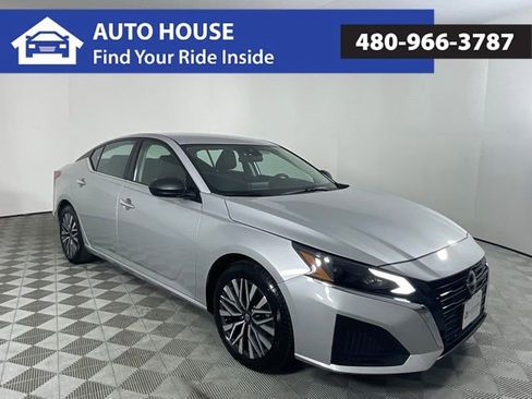 Used 2024 Nissan Altima 2.5 SV image 3