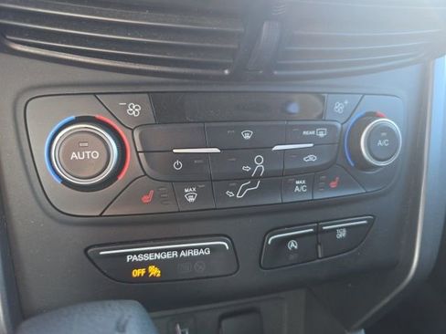 Certified 2019 Ford Escape SE image 11