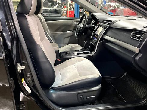Used 2015 Toyota Camry XSE image 7