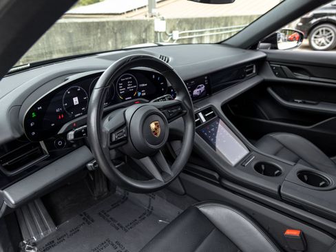 Certified 2022 Porsche Taycan 4 Cross Turismo AWD/4WD image 4