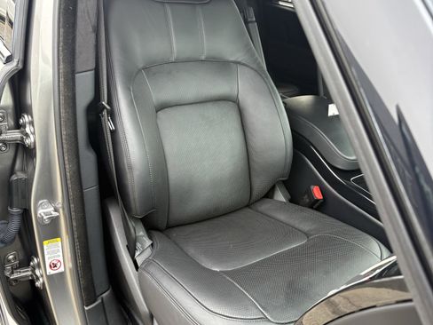 Used 2019 Land Rover Range Rover Long Wheelbase Supercharged image 14