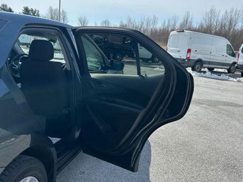 Used 2020 Chevrolet Equinox LT w/ Driver Convenience Package image 38