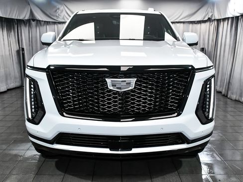 Used 2026 Cadillac Escalade ESV Platinum Sport w/ LPO, ONYX Package AWD/4WD image 2