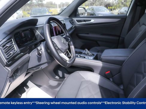 Certified 2025 Volkswagen Atlas Cross Sport SE image 6