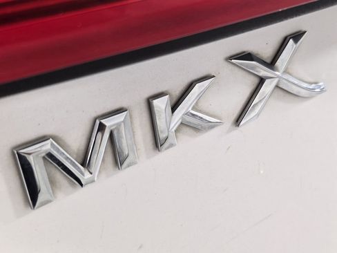 Used 2018 Lincoln MKX Premiere FWD image 11