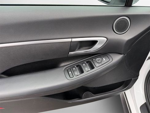 Used 2022 Hyundai Sonata SE image 14