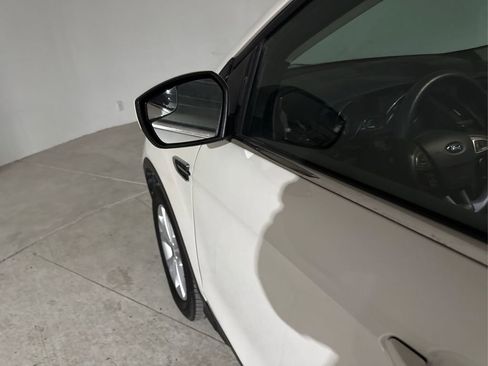 Used 2019 Ford Escape SE image 31