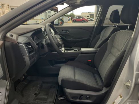Used 2023 Nissan Rogue SV AWD/4WD image 12