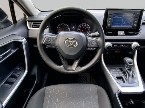 Used 2022 Toyota RAV4 XLE AWD/4WD image 5