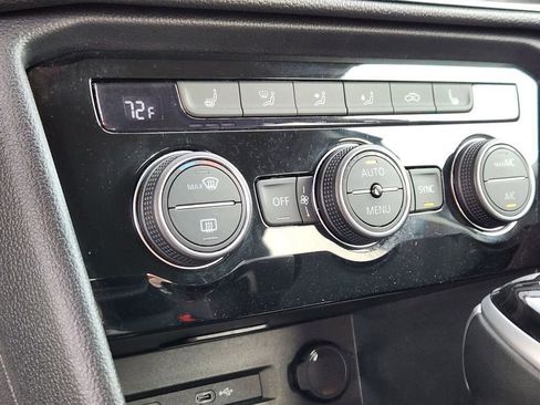 Used 2024 Volkswagen Taos SE image 13