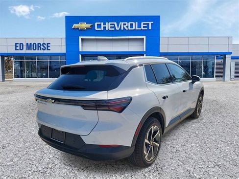 New 2026 Chevrolet Equinox EV LT image 3