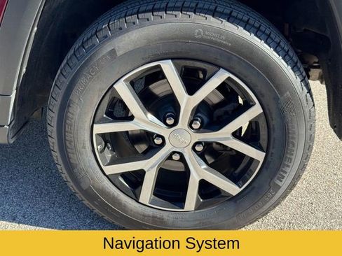 Used 2024 Jeep Grand Cherokee Limited image 8