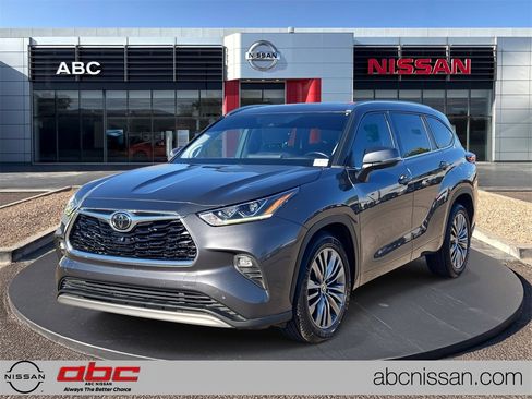 Used 2020 Toyota Highlander Platinum image 1