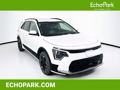 Used 2023 Kia Niro Wind w/ Wind Preserve Package FWD image 1