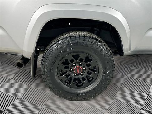 Used 2020 Toyota Tacoma TRD Sport image 16