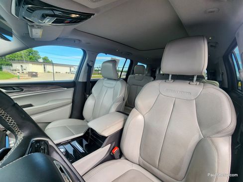 Used 2021 Jeep Grand Cherokee L Overland w/ Luxury Tech Group IV AWD/4WD image 26