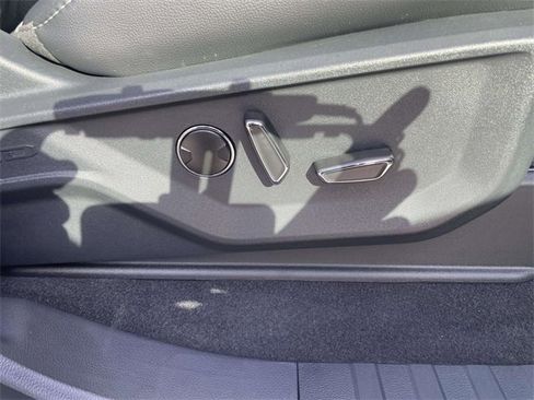 New 2025 Ford F150 Lariat w/ Equipment Group 502A High image 32