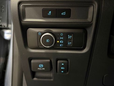 Used 2023 Ford Expedition Limited AWD/4WD image 23