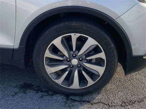 Used 2022 Buick Encore Preferred image 9