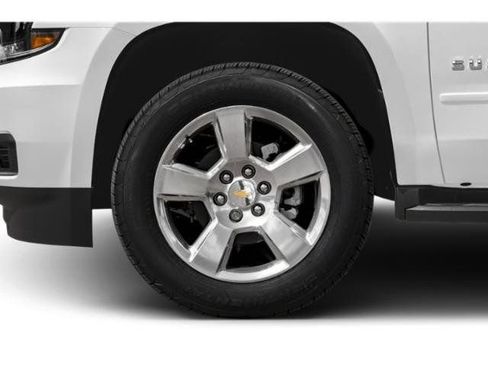 Used 2019 Chevrolet Suburban LT RWD image 14